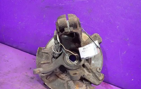Volkswagen Golf IV Front wheel hub spindle knuckle