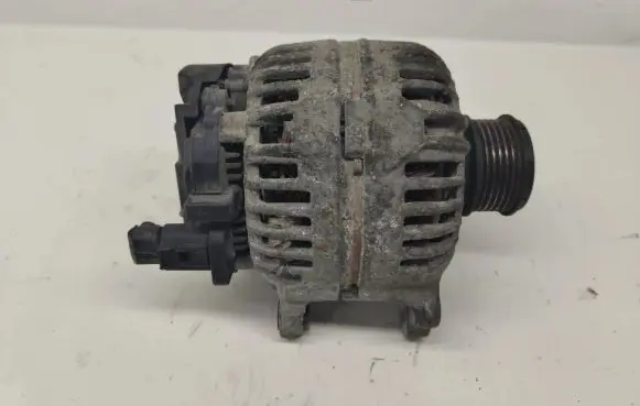 Volkswagen Golf V Generator/alternator 06F903023F 0124525091