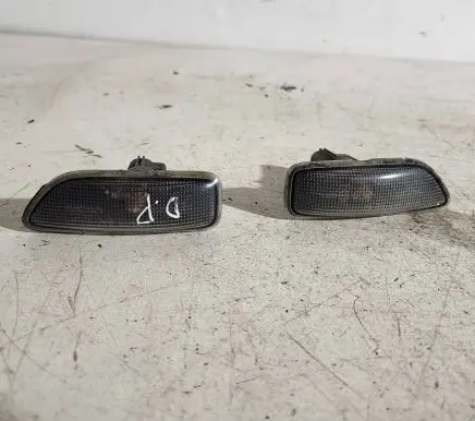 Volvo V70 Front fender indicator light 150723