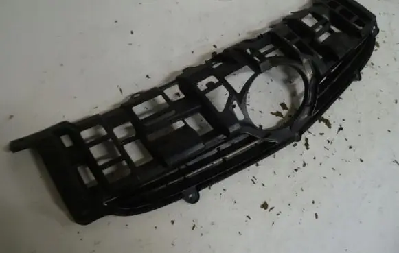 Toyota Prius (XW30) Front bumper upper radiator grill 5311147020