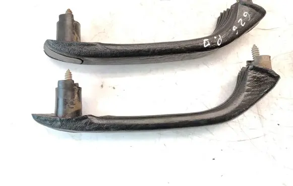 Volkswagen Polo II 86C 2F Front interior roof grab handle 867867172