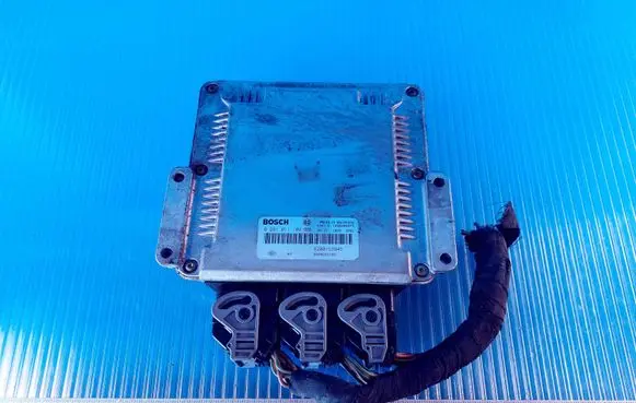 Renault Scenic I Engine control unit/module 0281011102 8200153945
