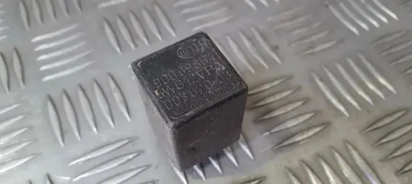 Opel Tigra A Other relay 90069864 5wg12vpa