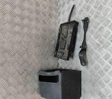 Battery box tray