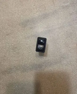 BMW 7 E38 Electric window control switch 8352148