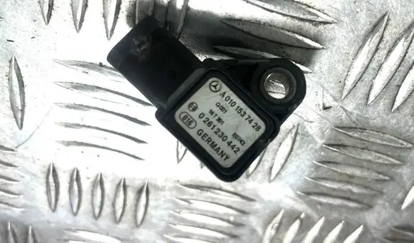 Mercedes-Benz GLA W156 Air pressure sensor A0101537428
