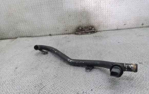 Volkswagen PASSAT B7 Engine coolant pipe/hose 5N0121065