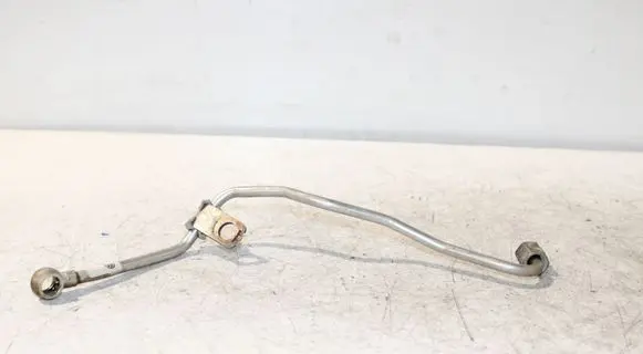 Volkswagen Caddy Turbo turbocharger oiling pipe/hose 04L145771J