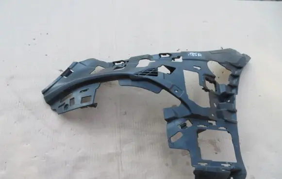 Mercedes-Benz C W205 Front bumper mounting bracket A2068851501