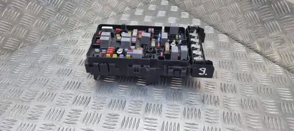 Jeep Cherokee Fuse module 68193002AF