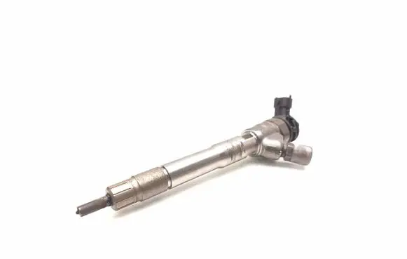 Mercedes-Benz Vito Viano W447 Fuel injector 0445110895