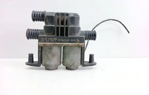 BMW 5 E39 Coolant heater control valve 8374995 1147412137