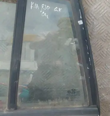 KIA Rio Rear vent window glass 