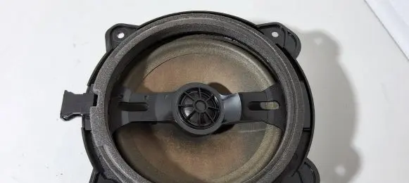 Audi A3 S3 8P Front door speaker 8H0035411