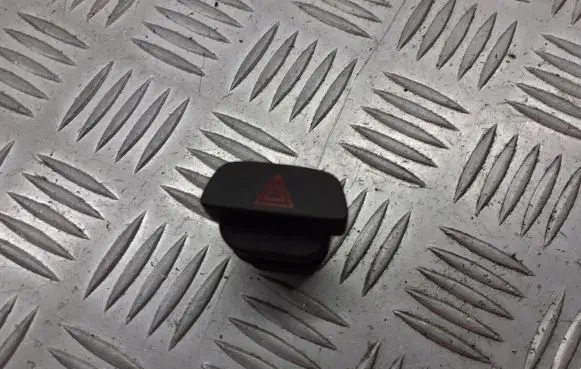 Ford Focus Hazard light switch 4M5T-13A350-AC