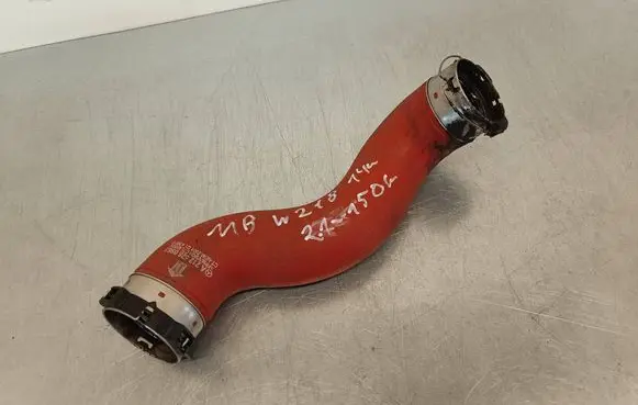 Mercedes-Benz CLS C218 X218 Intercooler hose/pipe A2125280882