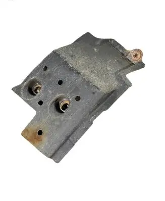 Center/middle under tray cover