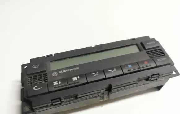 Volkswagen PASSAT B5.5 Climate control unit