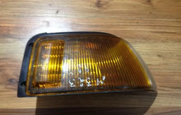 Mazda 323 Front indicator light 21061301r 210-61301r