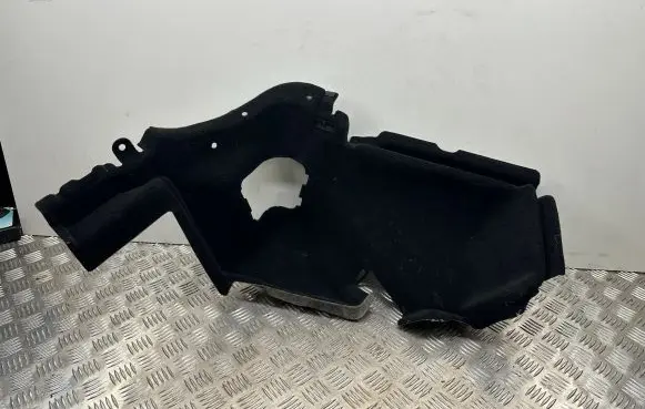 Trunk/boot lower side trim panel