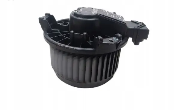 Suzuki Swift I Front door blower motor AV2727000311