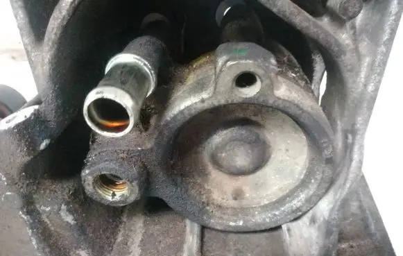 Volvo S40, V40 Power steering pump