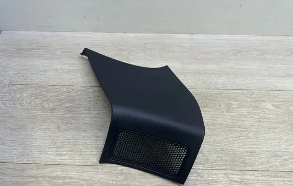 (D)pillar trim (top)