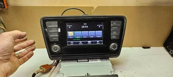 Skoda Octavia Mk3 (5E) Radio/CD/DVD/GPS head unit 5E0035864A 5E0919605D MIB1