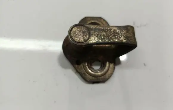 Renault Thalia I Front door lock loop/hook striker 