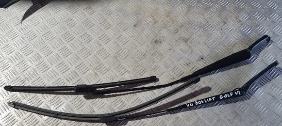 Volkswagen Eos Front wiper blade arm