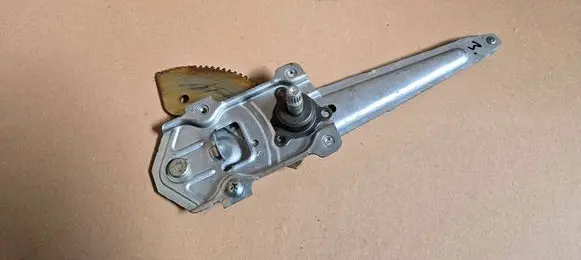 Suzuki Ignis Rear door manual window regulator 8354075G00