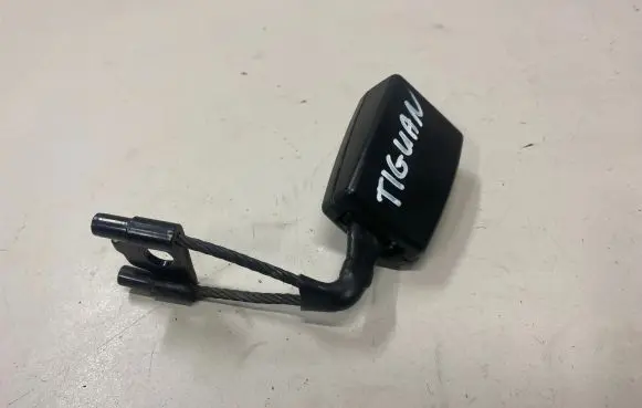 Volkswagen Tiguan Rear seatbelt buckle 5M0857740B 4077 33054312