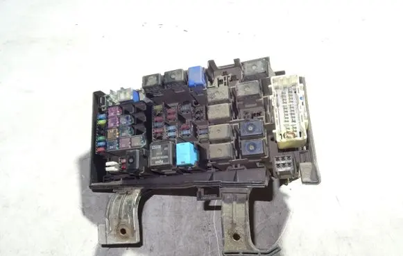 Mazda 6 Fuse module
