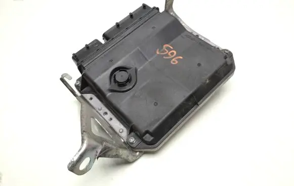 Toyota Auris 150 Engine control unit/module 8966102E71