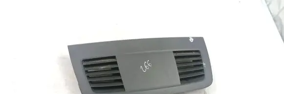 BMW 3 E90 E91 Dash center air vent grill 10822910 7130740 10822910DE