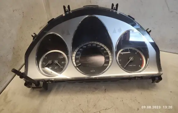 Mercedes-Benz C W204 Speedometer (instrument cluster) A2049003802