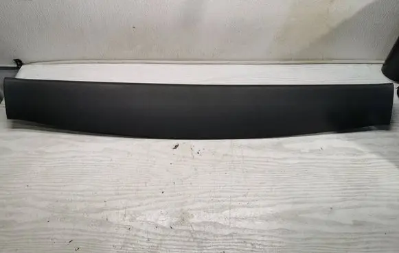 Volvo V60 Tailgate/trunk upper cover trim 39804575 2223895