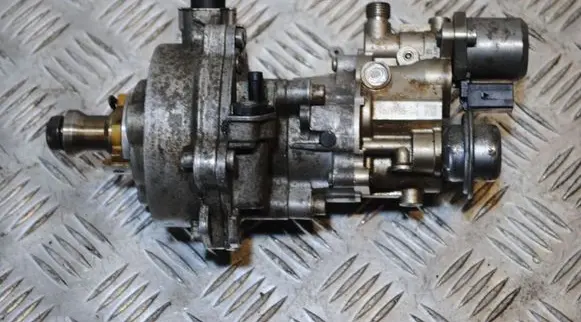 Subaru Outback Fuel injection high pressure pump 761393304 142120588