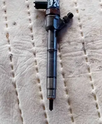 KIA Ceed Fuel injector 0445110320