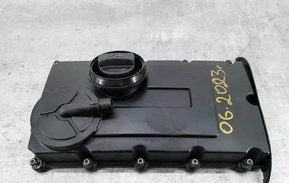 Skoda Octavia Mk2 (1Z) Rocker cam cover 03G103469N