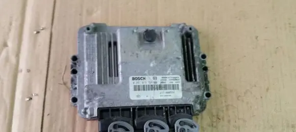 Renault Megane III Engine control unit/module 0281015798