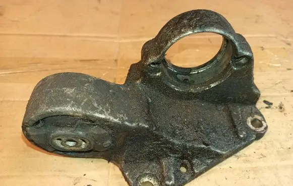Peugeot 406 Driveshaft support bearing bracket 9630604180