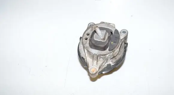 Engine mount bracket