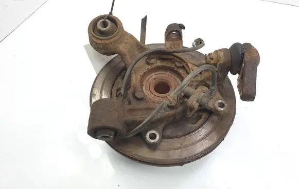 Mitsubishi Pajero Rear wheel hub spindle/knuckle 