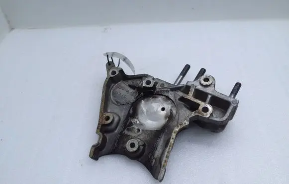 Alfa Romeo Giulietta Engine mounting bracket 55206168