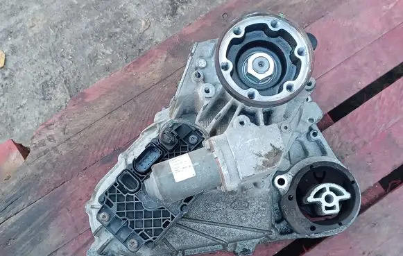 Jaguar F-Pace Gearbox transfer box case GX637K780BD 0324534
