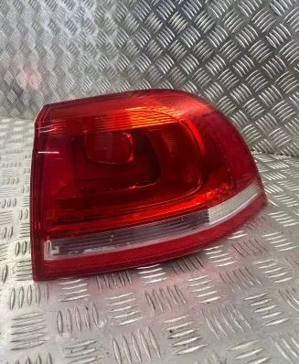 Volkswagen Touareg II Rear/tail lights 7P6945096D