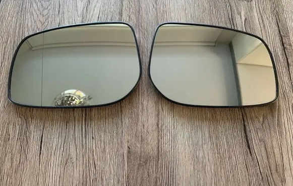 Toyota Avensis T250 Wing mirror glass 3001-821 3001-820