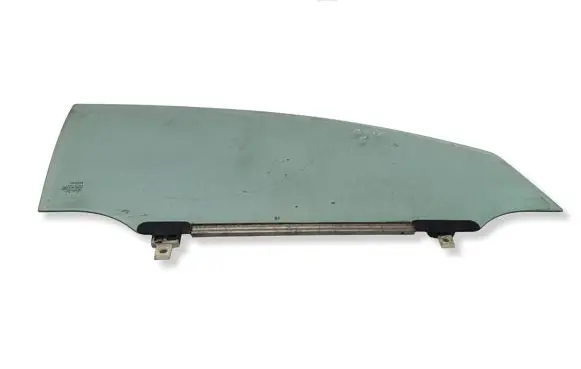 Toyota Avensis T250 Front door window glass four-door 43R00050 DOT24AS2M62