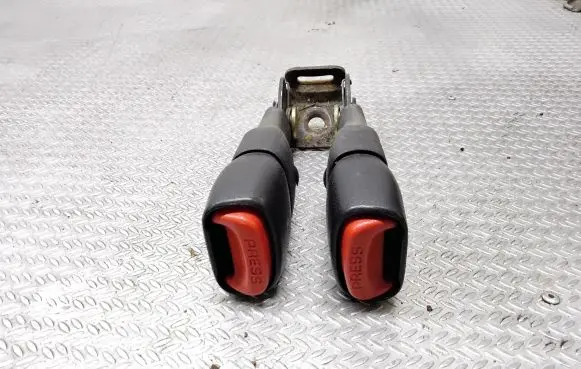 Dodge Durango Rear seatbelt buckle